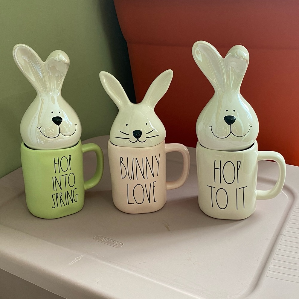 Easter bunny mug lot